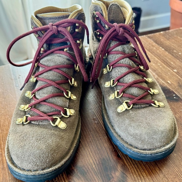 Danner Shoes - Danner Mountain Pass Major Brown Women's Boots Size 9
